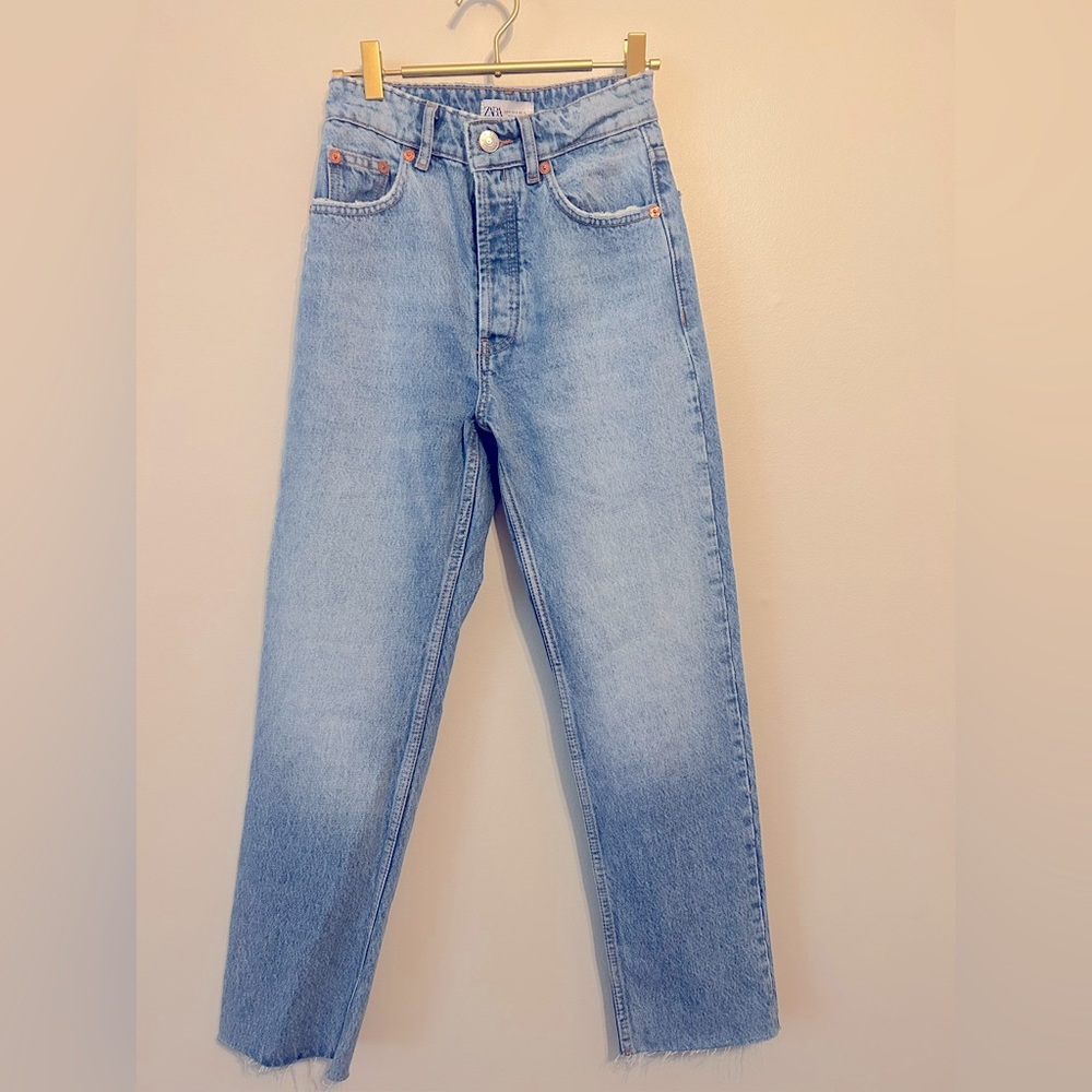 Zara high waisted, straight leg, raw hem size 0 or 25